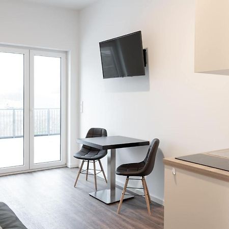 Monteurzimmer Berlin Pankow Mit Dachterrasse - Nur 10 Min. Von Der A10 - 3 Zimmer/ 7 Betten エクステリア 写真